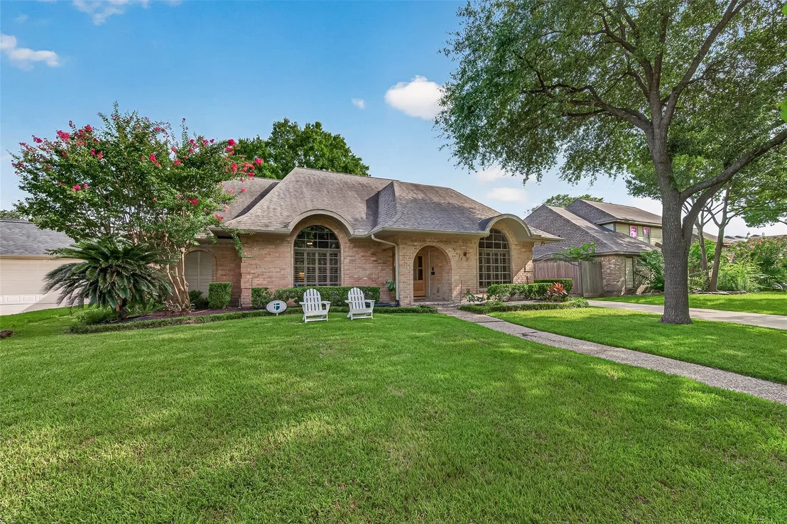 Photo of 11423 Highgrove Drive