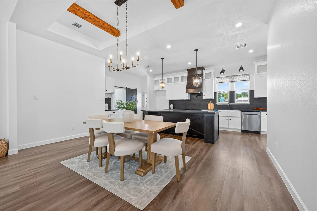 Photo of 1118 Peter Pine Street