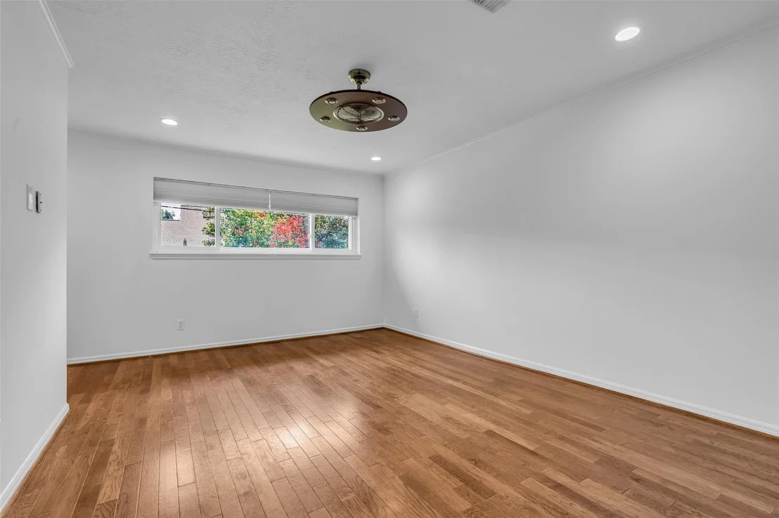 Photo of 947 Thornton Road