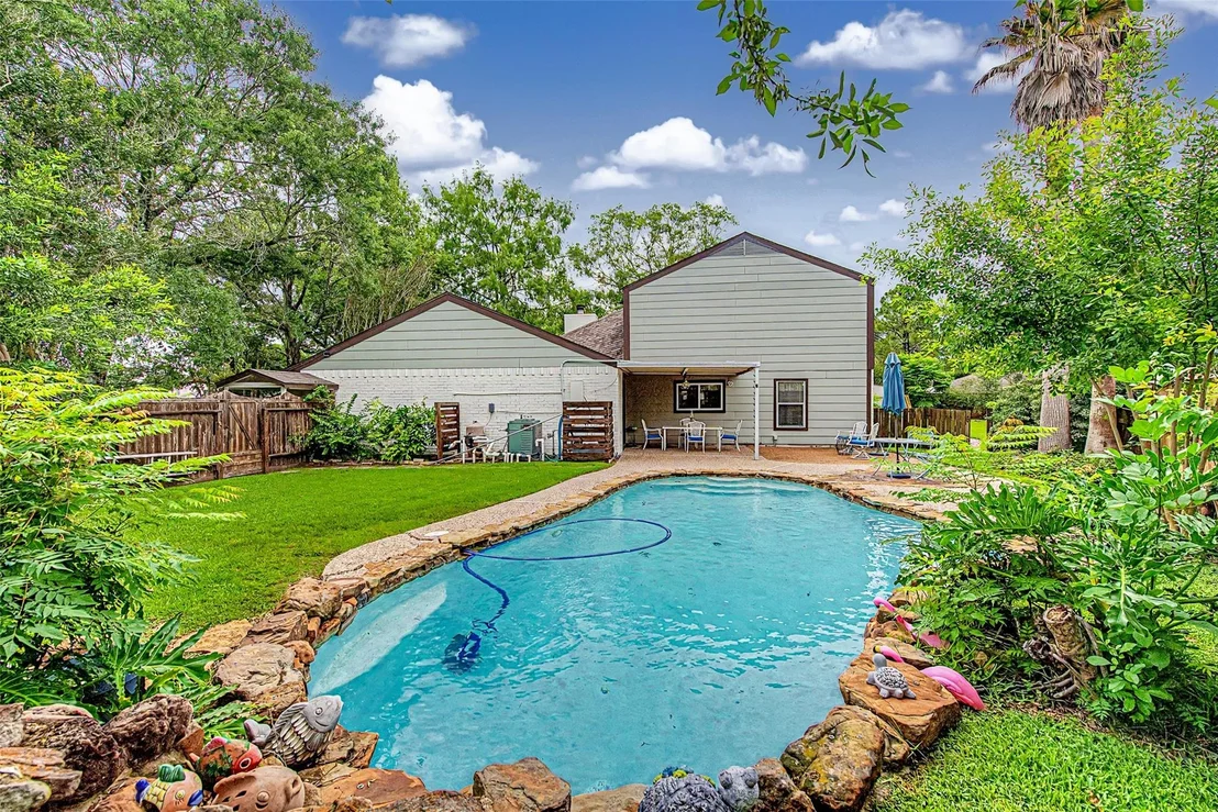 Photo of 402 Redway Lane