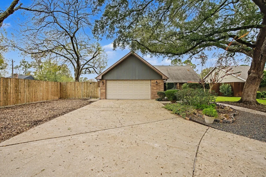 Photo of 2903 Fontana Drive