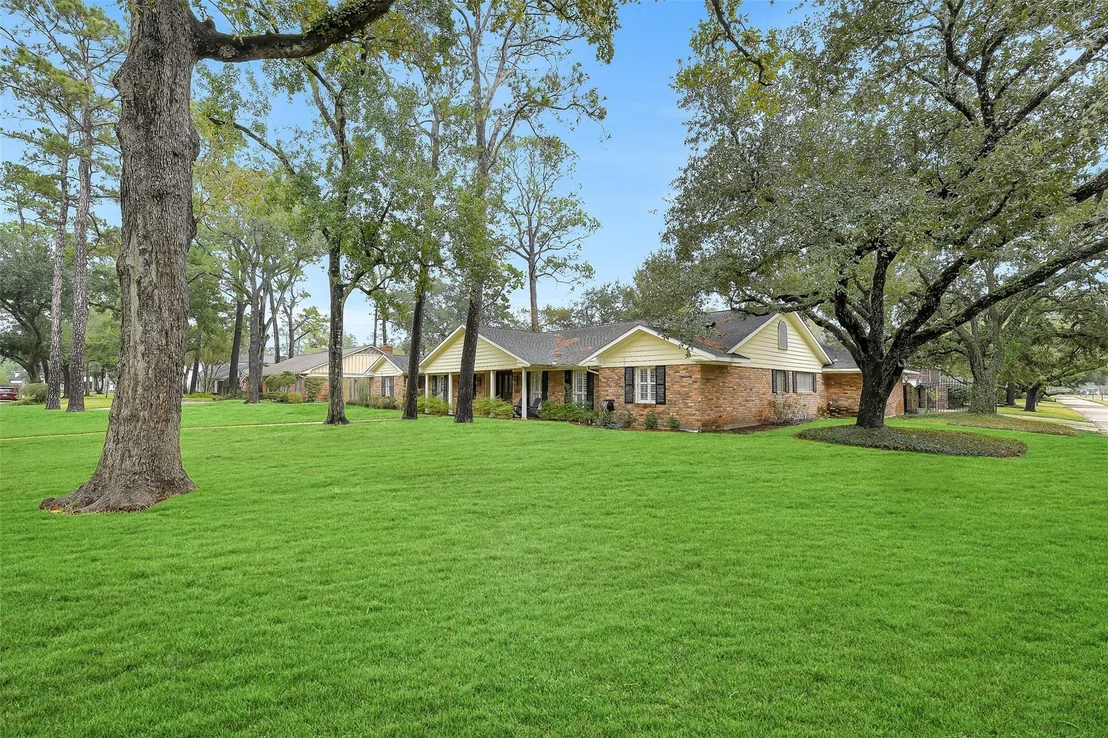 Photo of 10635 N Evers Park Park