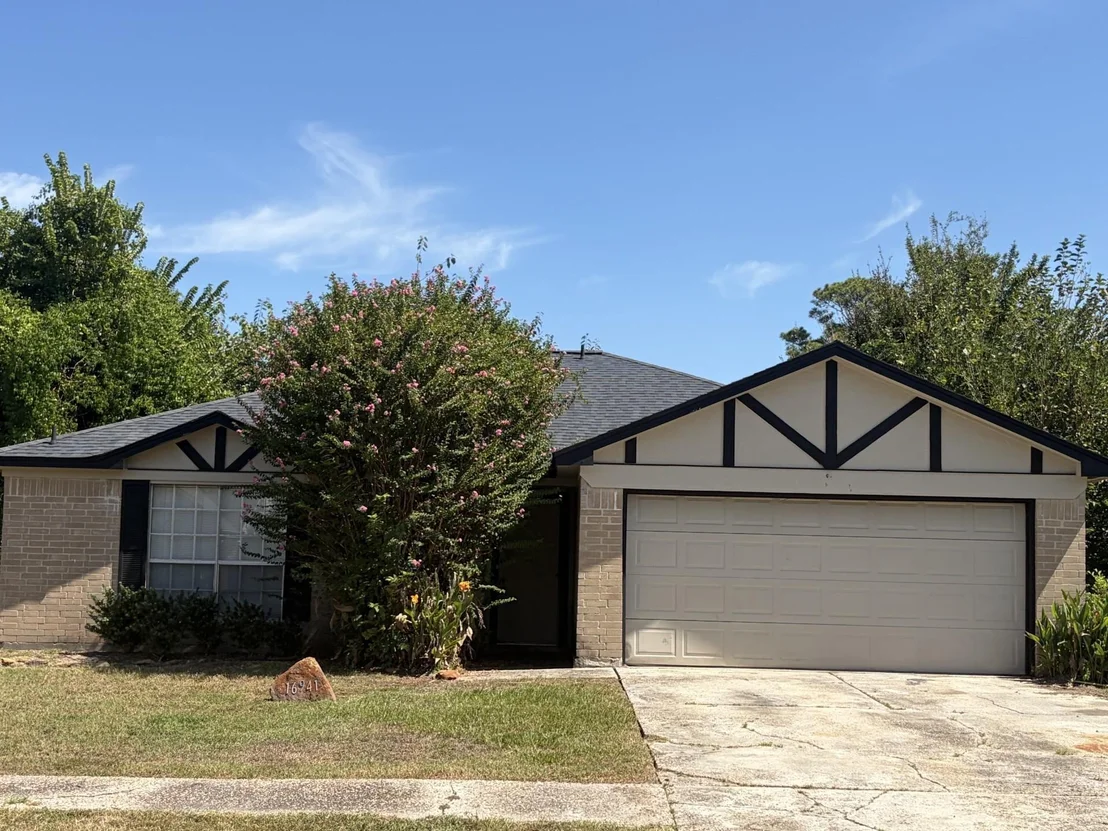 Photo of 16941 Larkspur Street