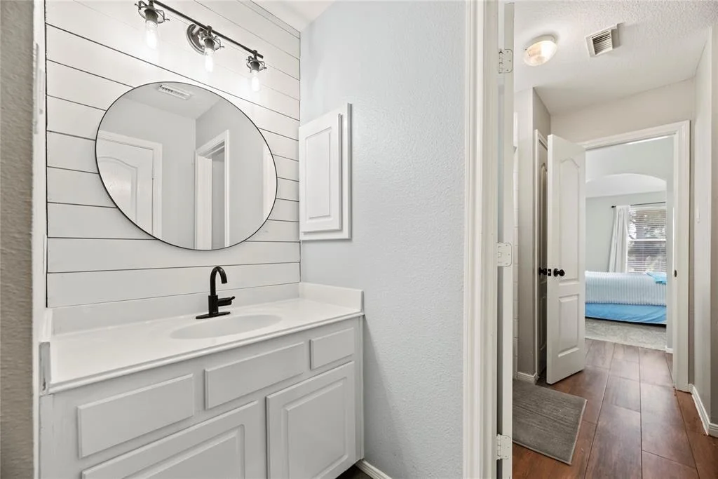Photo of 6046 Whispering Lakes Drive