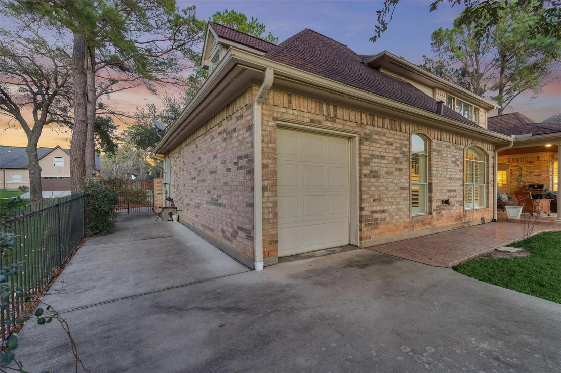 Photo of 147 Sunnyvale W