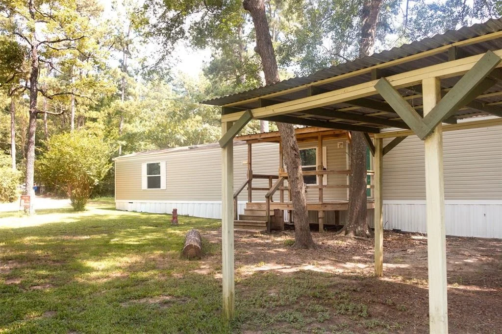 Photo of 8916 Lakeside Drive