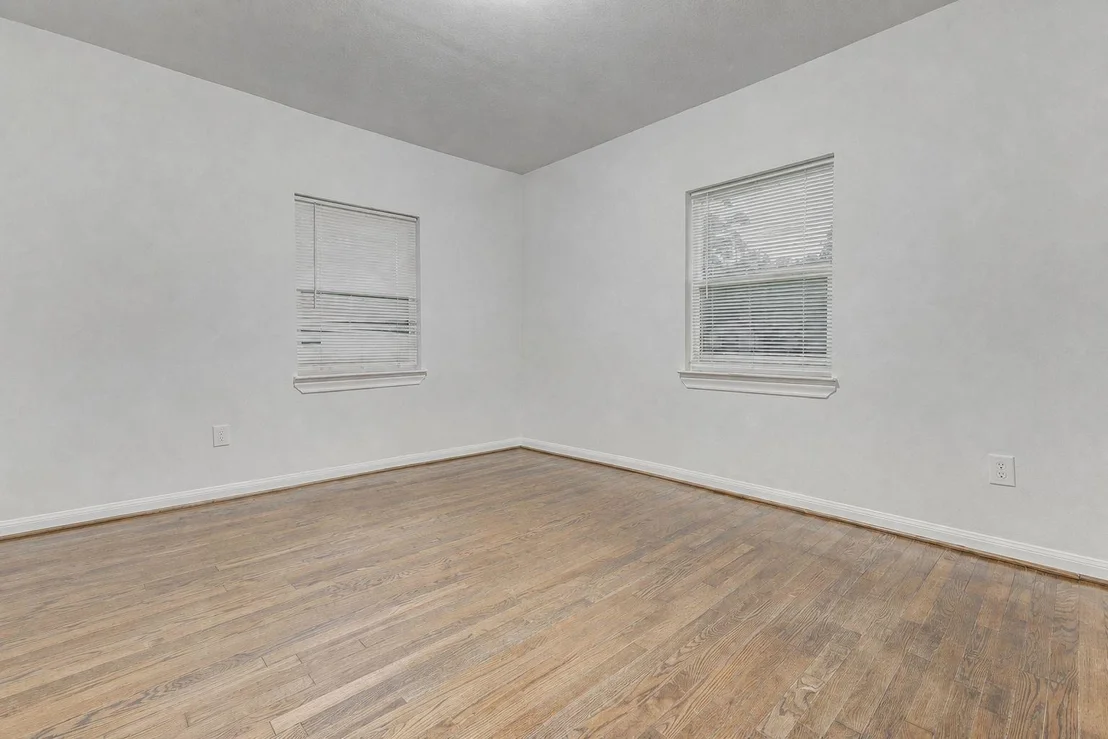 Photo of 907 Whitaker Avenue