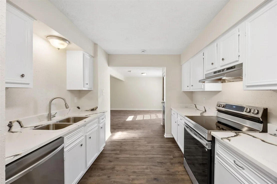 Photo of 14030 Montaigne Drive
