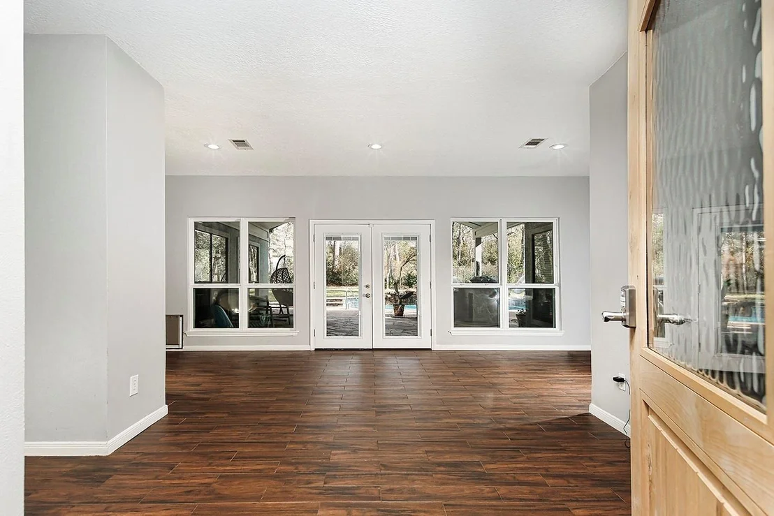 Photo of 44 Lake Forest Circle