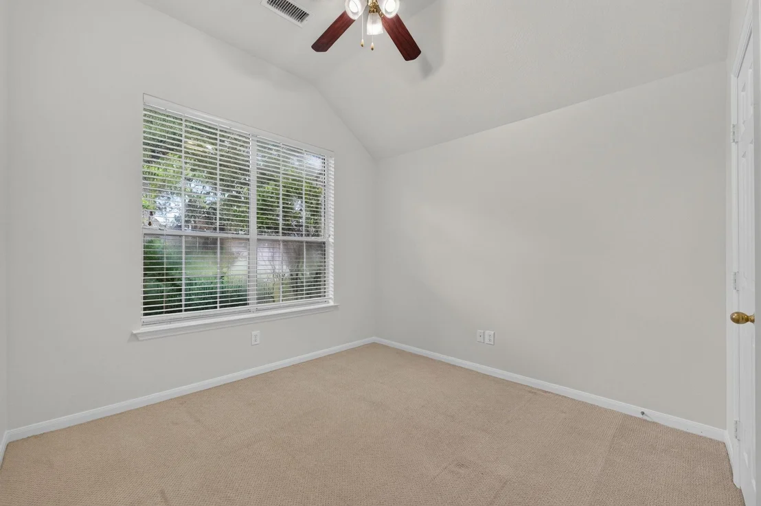 Photo of 186 N Millport Circle
