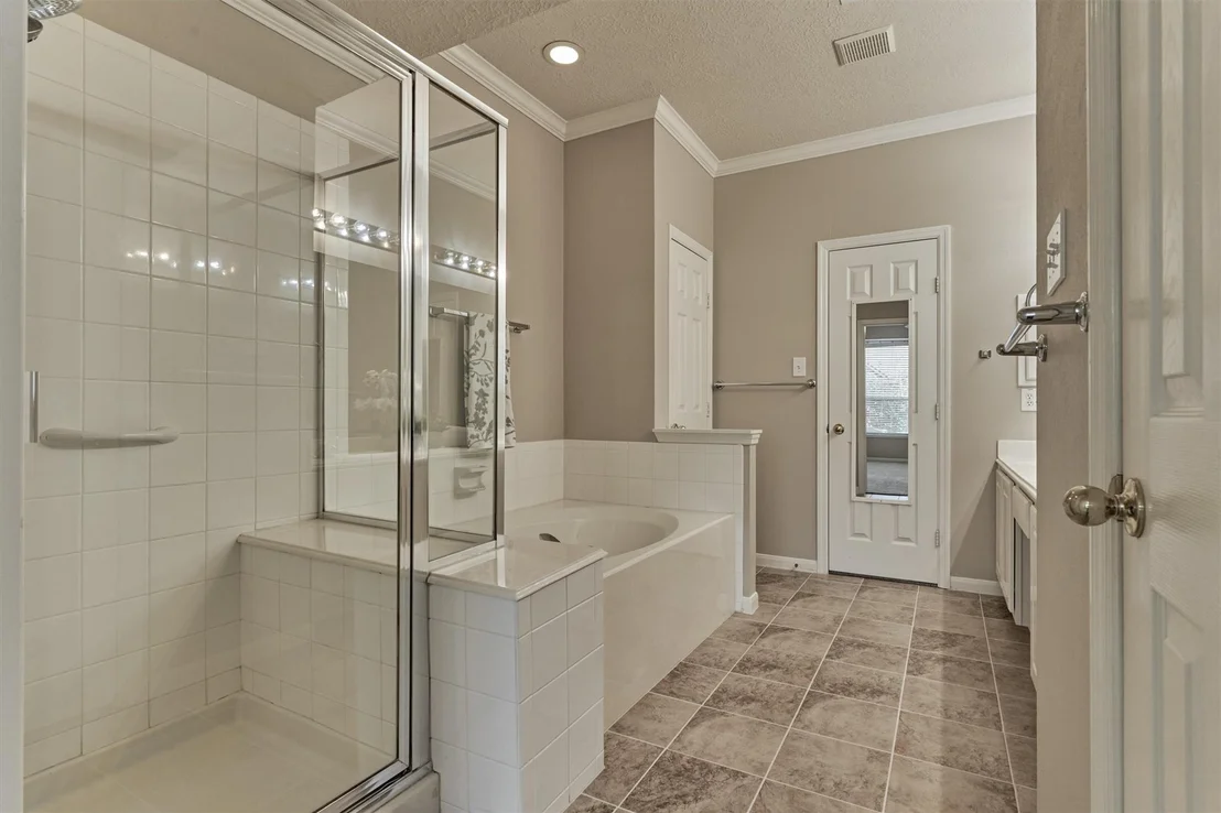 Photo of 31 Valley Oaks Circle