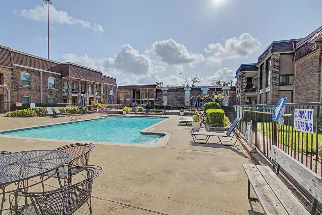 Photo of Unit 93 at 7575 Katy Freeway