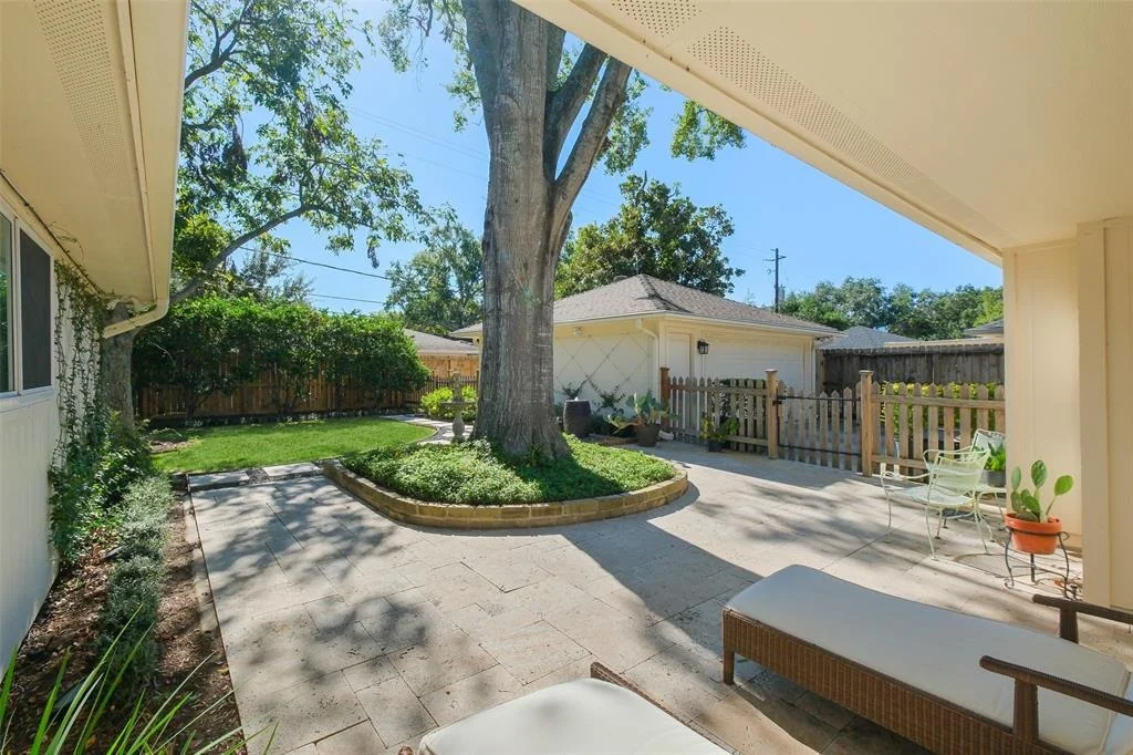 Photo of 10047 Olympia Drive