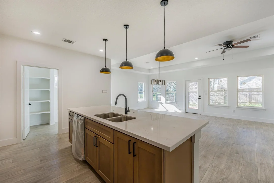 Photo of 10703 Hillside Drive