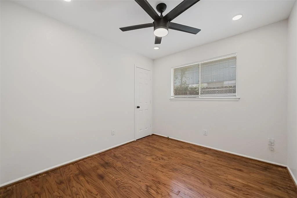 Photo of 15027 Bathurst Drive