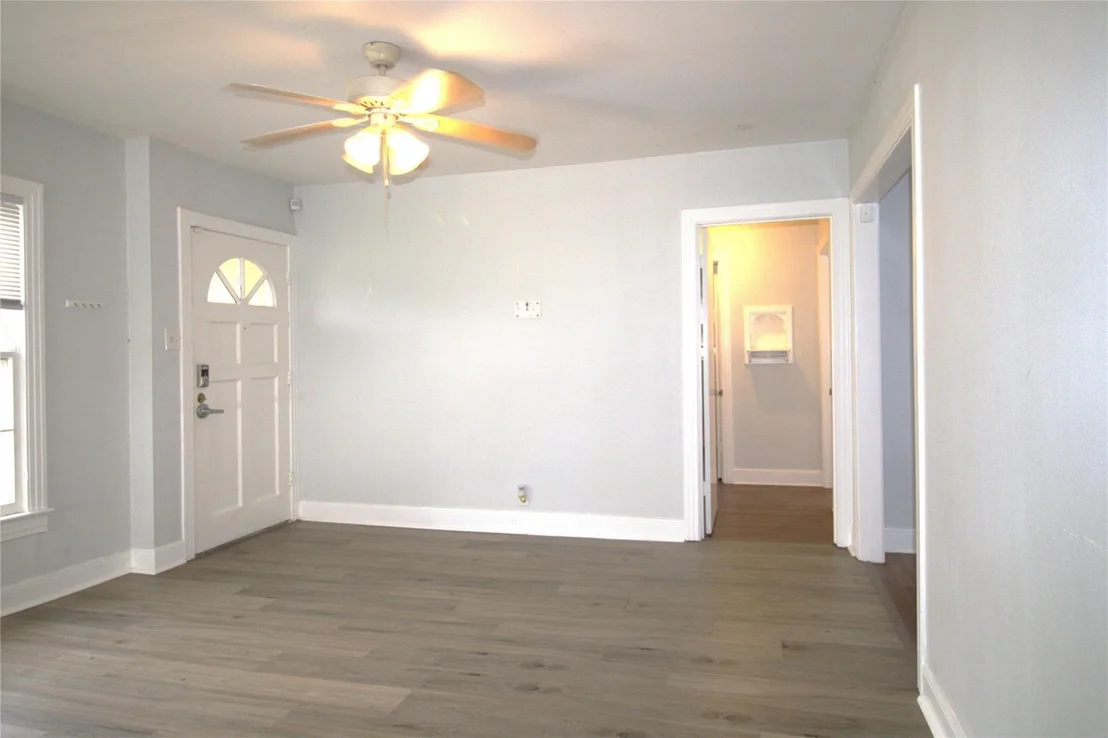 Photo of 1109 Manor Drive