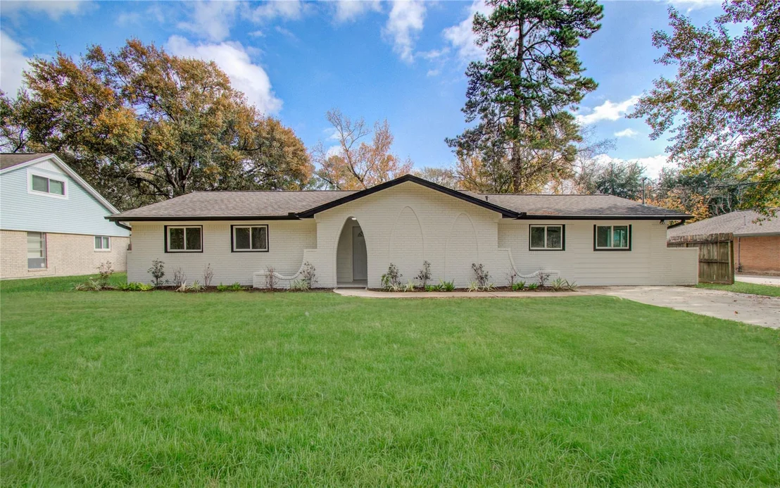 Photo of 27226 Blueberry Hill Drive