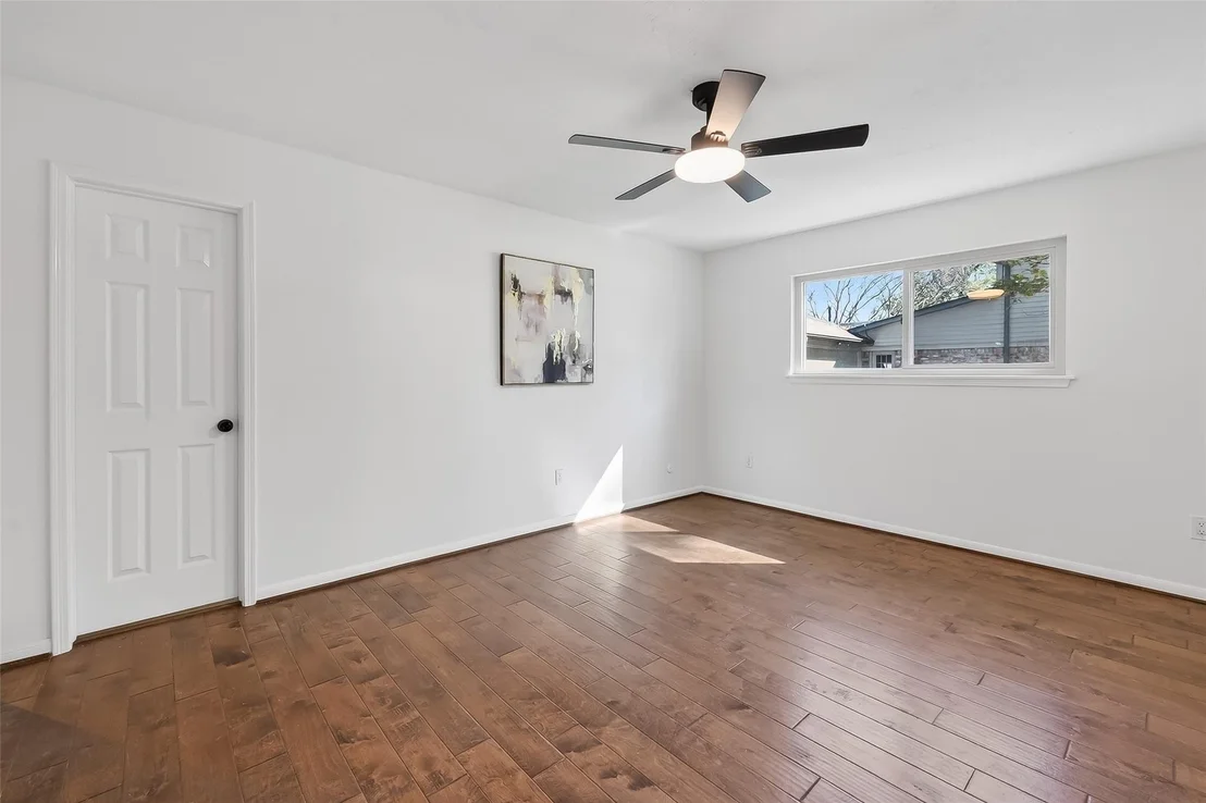 Photo of 13202 Lakecrest Drive