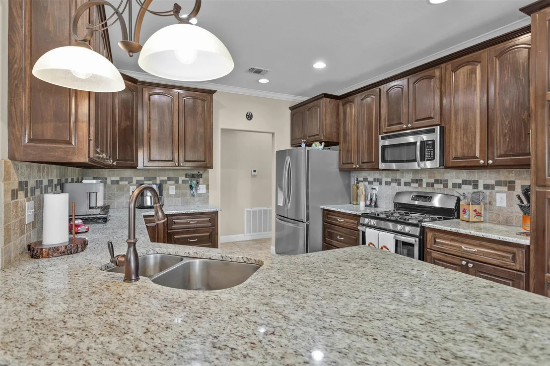 Photo of 300 Deer Trace Boulevard