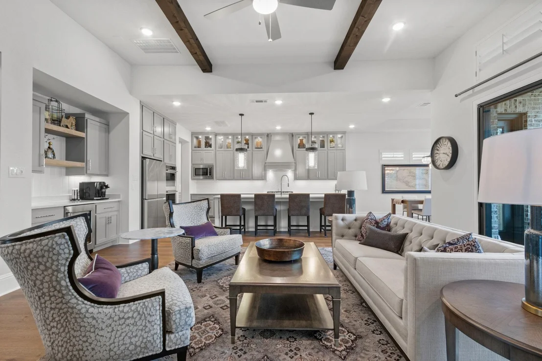 Photo of 902 Falcon Hollow Lane