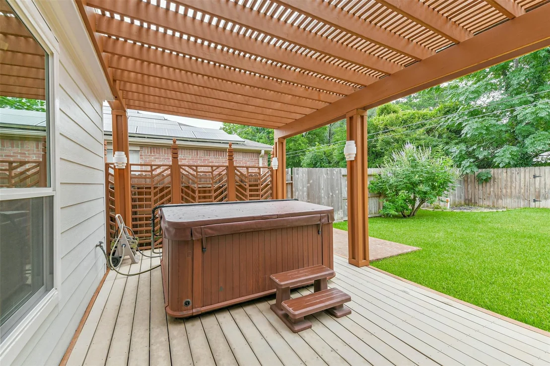 Photo of 21930 Willow Shadows Drive