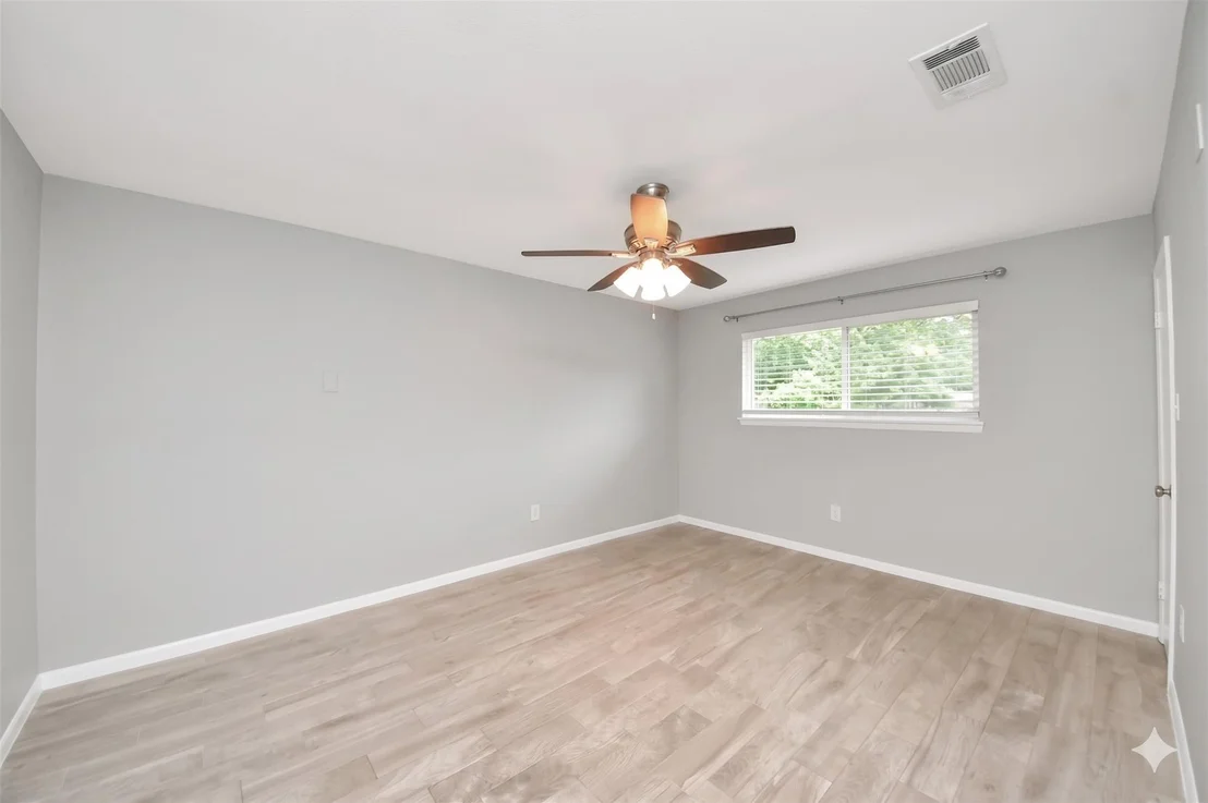 Photo of 5815 Effingham Drive