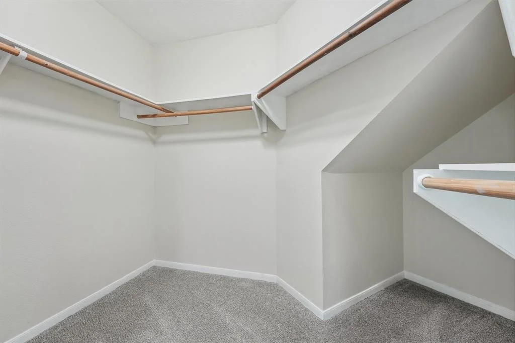 Photo of 16023 Lakestone Drive