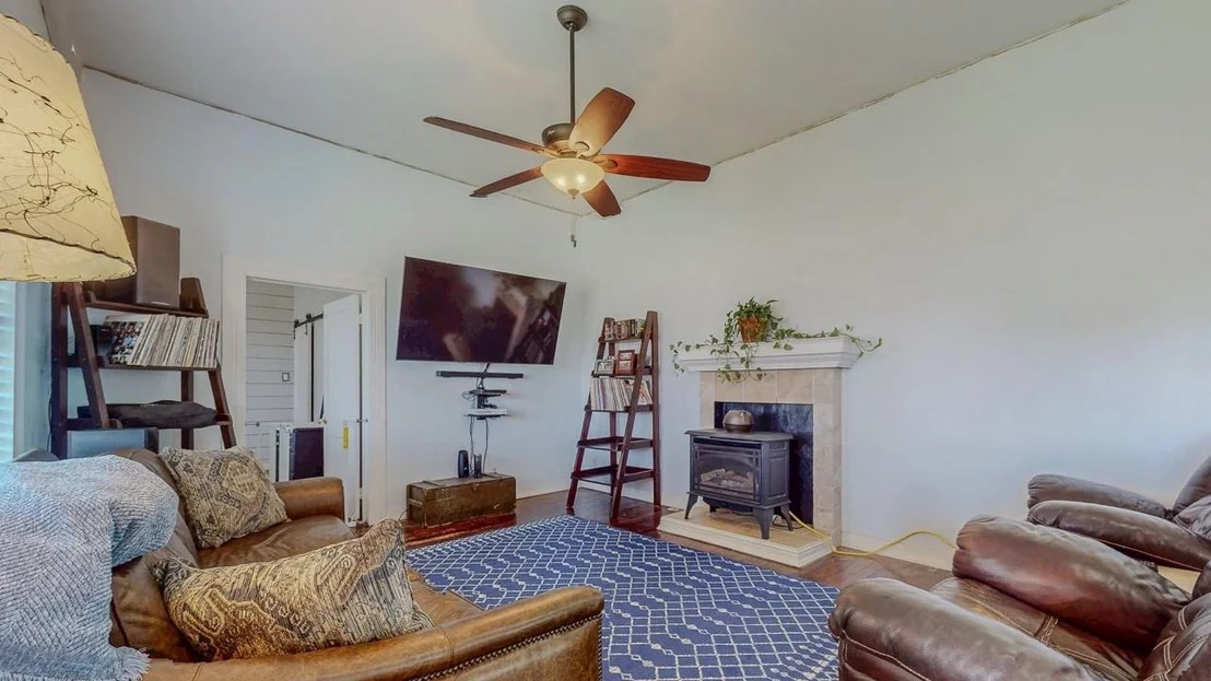 Photo of 1401 E Buccaneer Drive