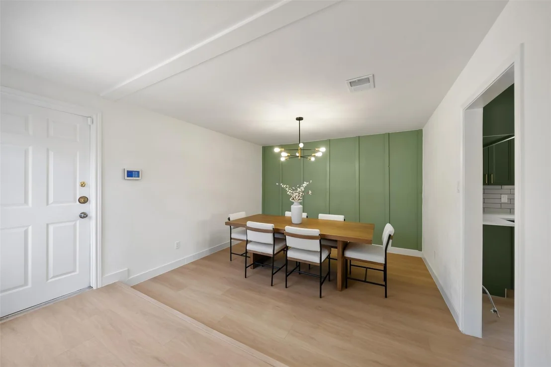 Photo of 5607 Arncliffe Drive