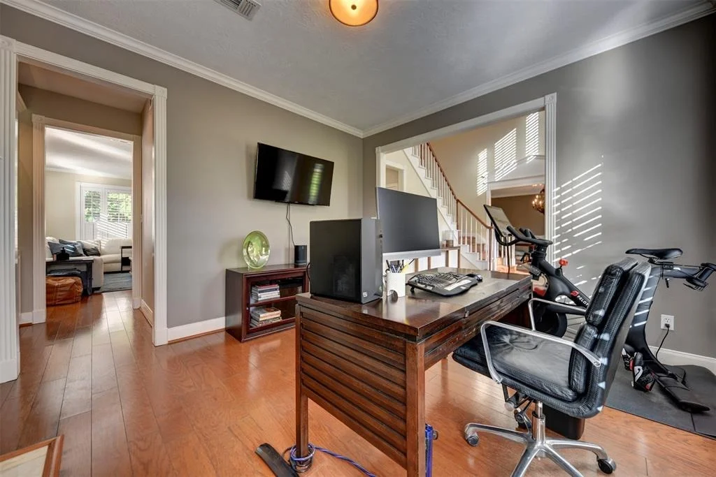 Photo of 3101 Creekside Drive