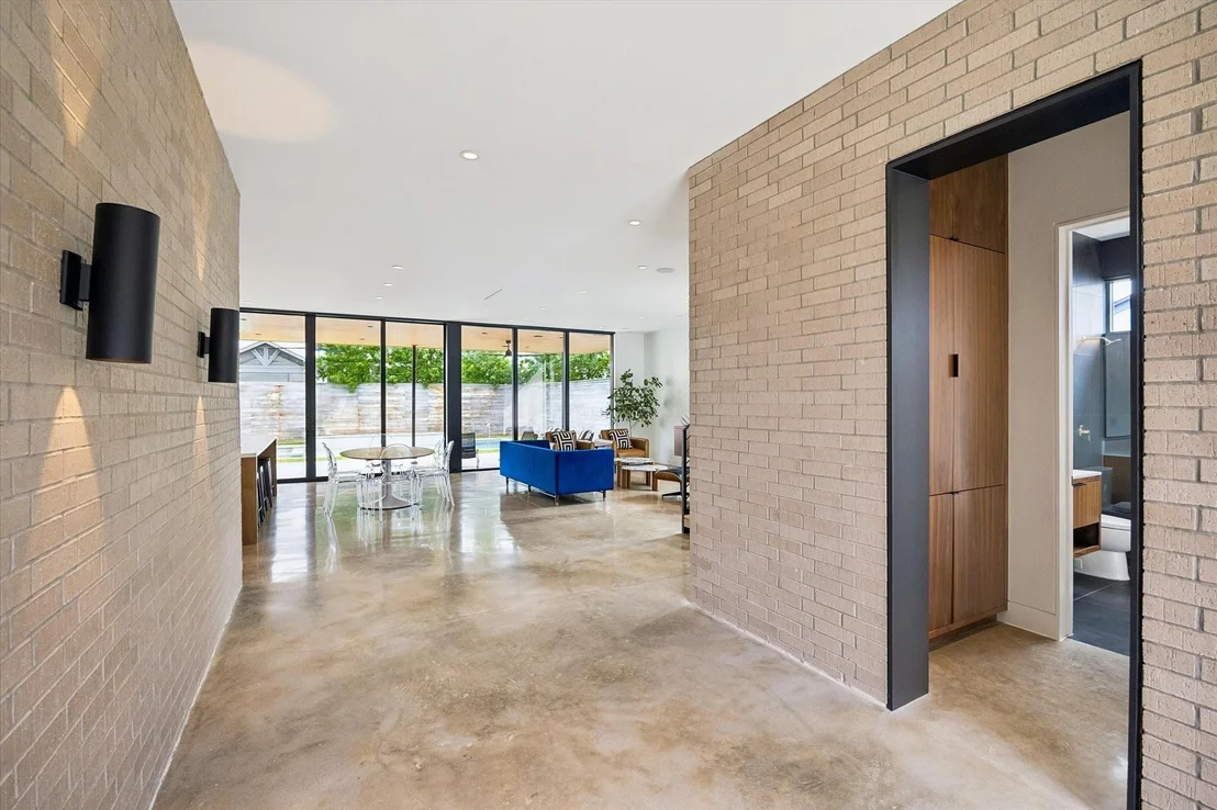 Photo of 1726 Viking Drive