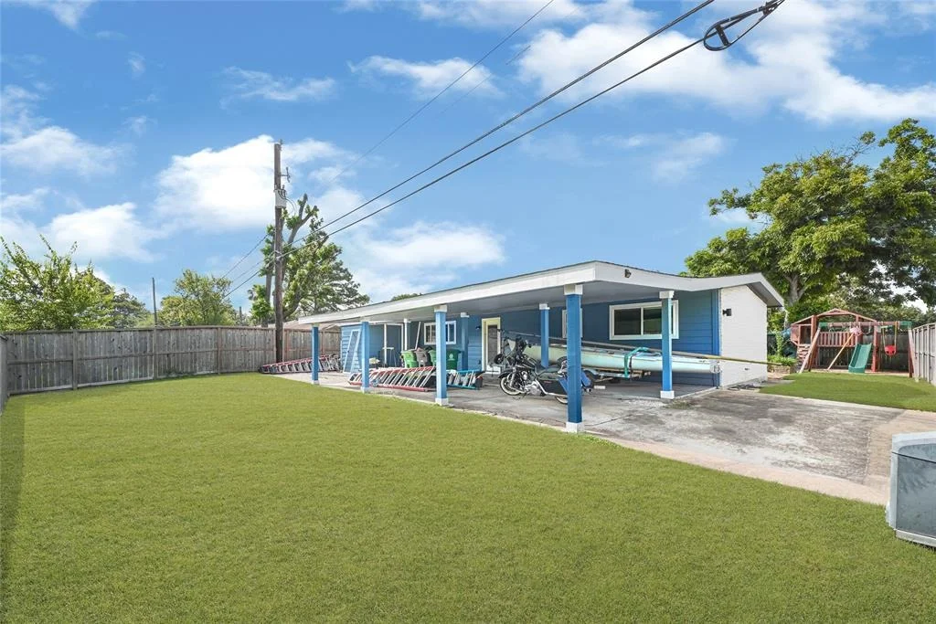 Photo of 5234 Saxon Drive