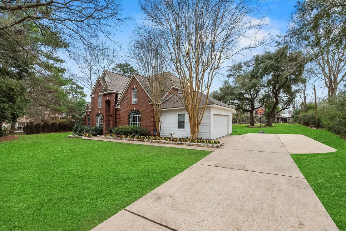 Photo of 18919 Wildrose Lane
