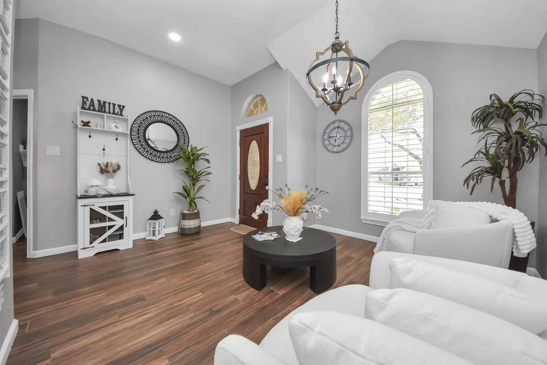 Photo of 6115 Pine Lakes Drive
