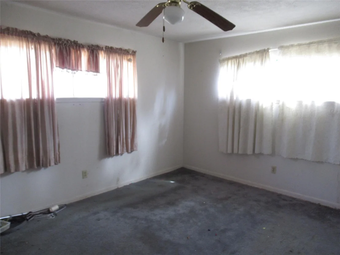 Photo of 1122 Desirable Lane