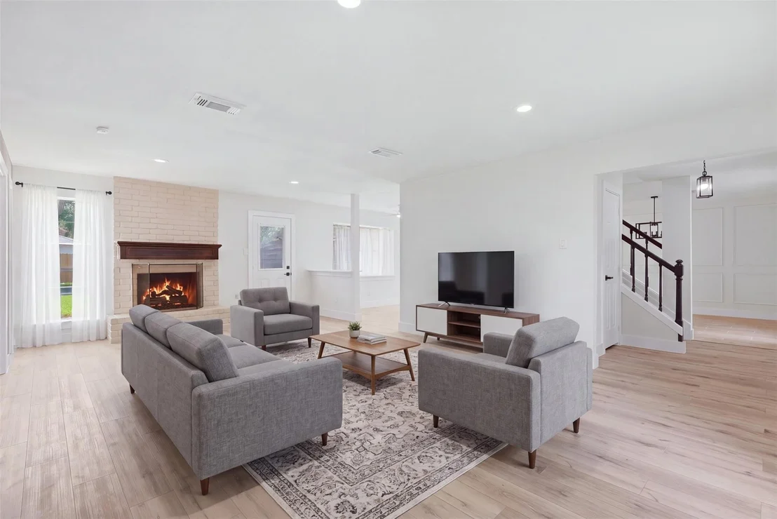 Photo of 8119 Pine Green Lane