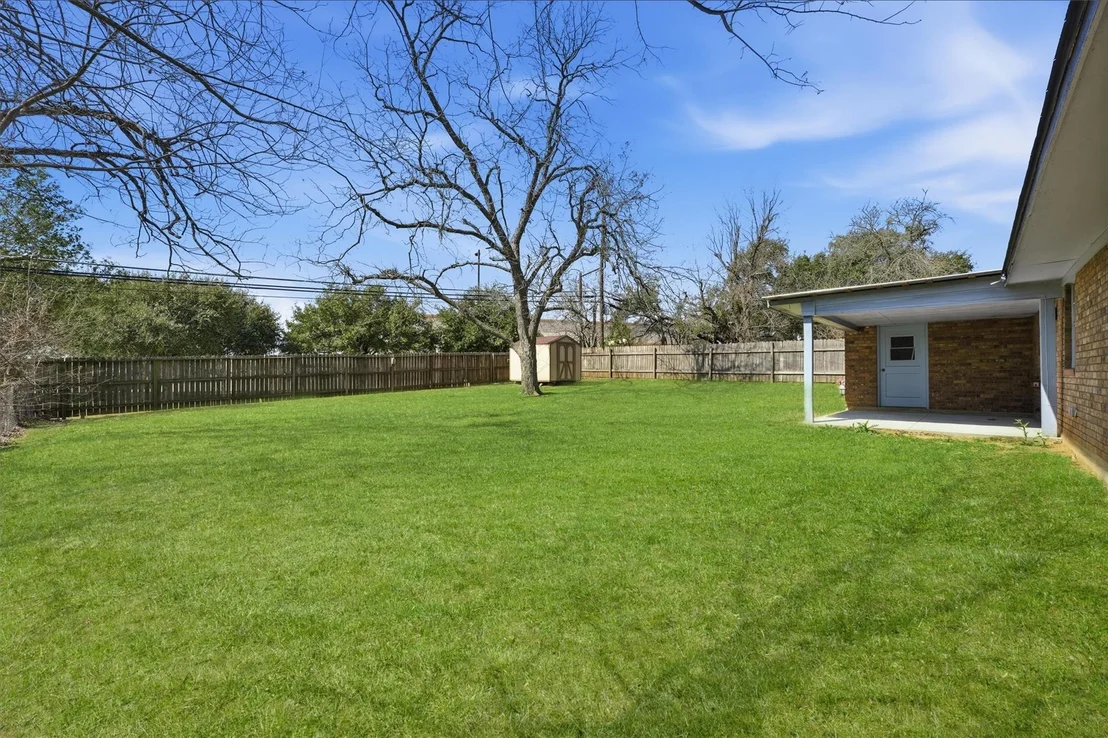 Photo of 2412 Airline Drive