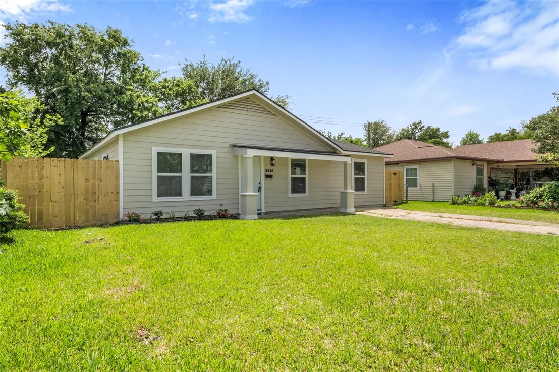 Photo of 2616 Windsor Lane
