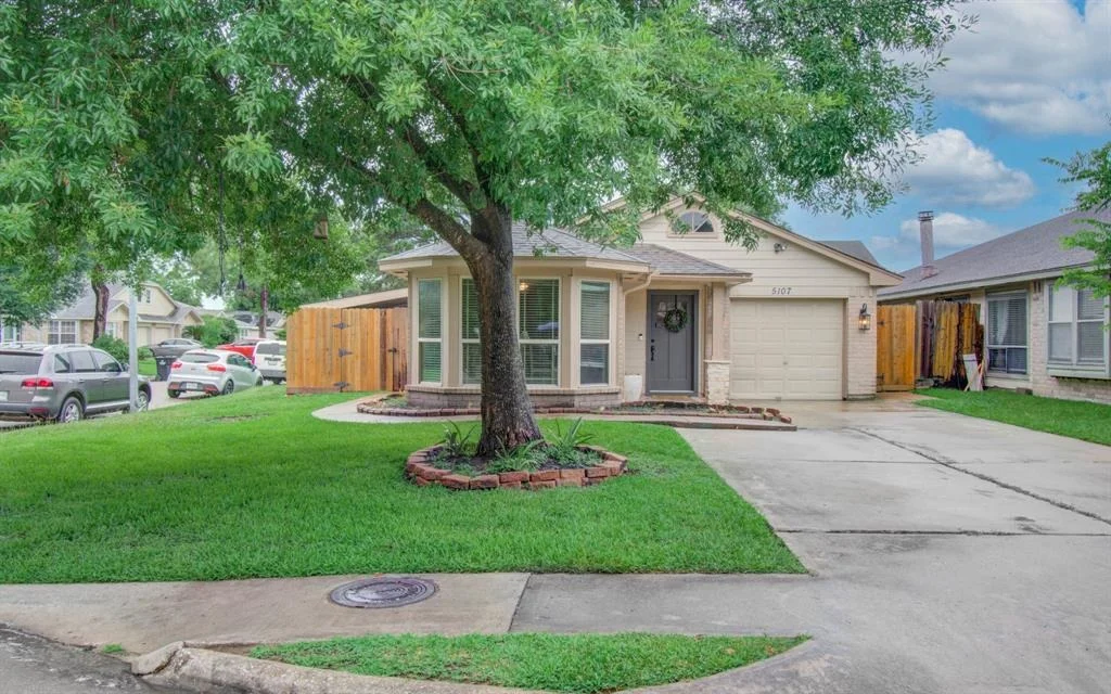 Photo of 5107 Beaverhill Dr Drive