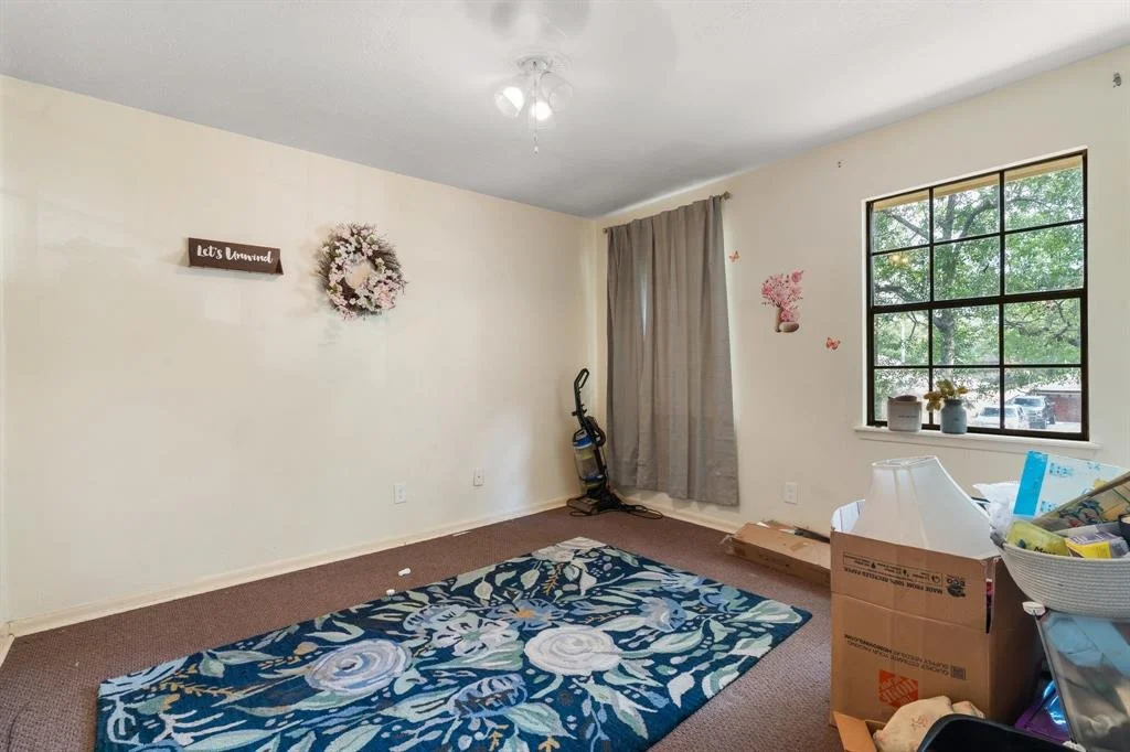 Photo of 323 Laura Lane