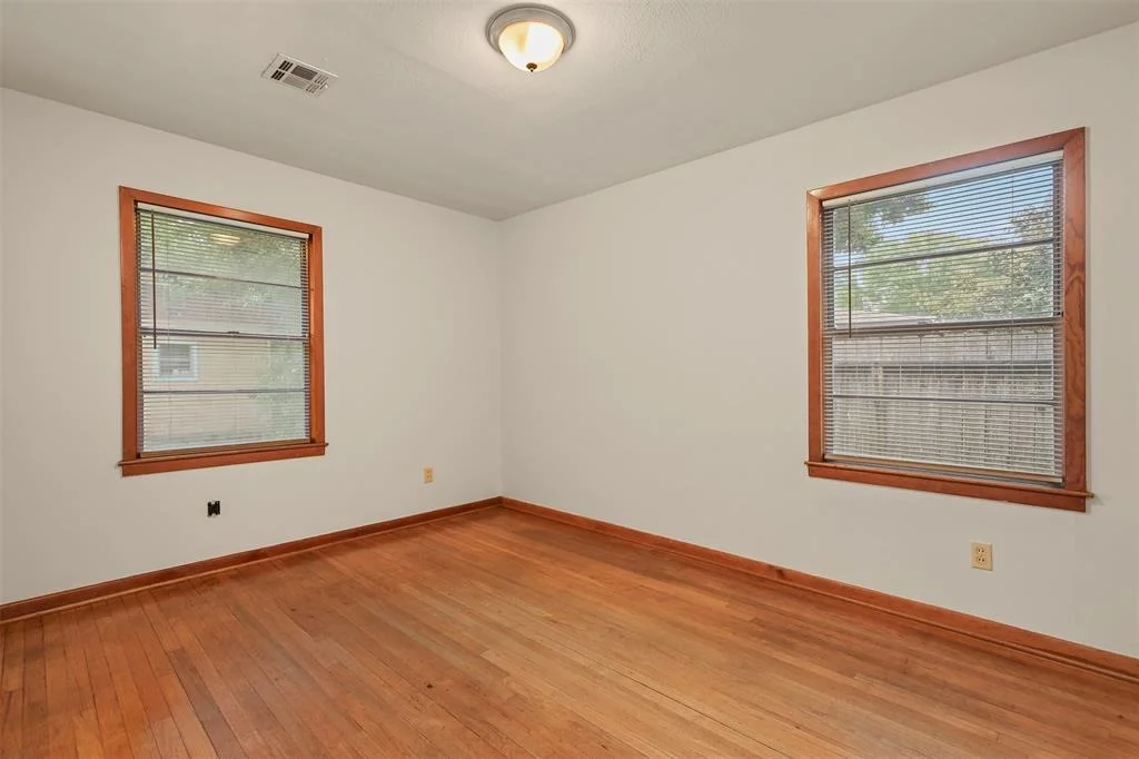 Photo of 2706 John Street