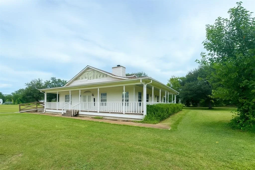Photo of 10022 Oberrender Road