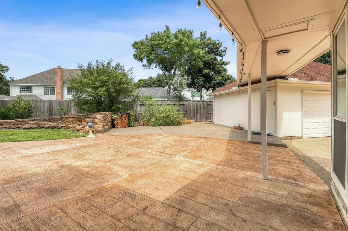 Photo of 24818 Lakebriar Drive