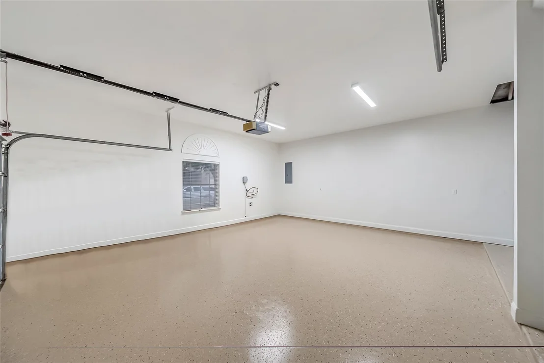 Photo of 318 Bayshore Drive
