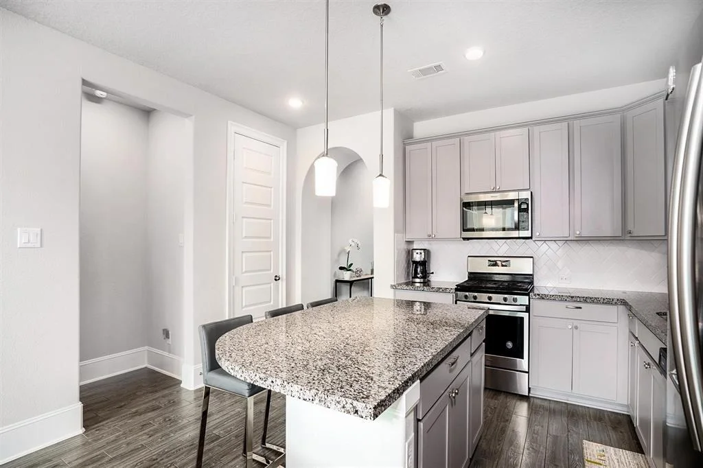 Photo of 6007 Bridle Gate Trail