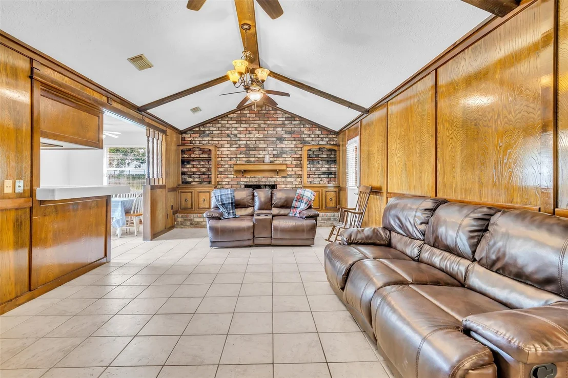 Photo of 2421 Maxwell Lane
