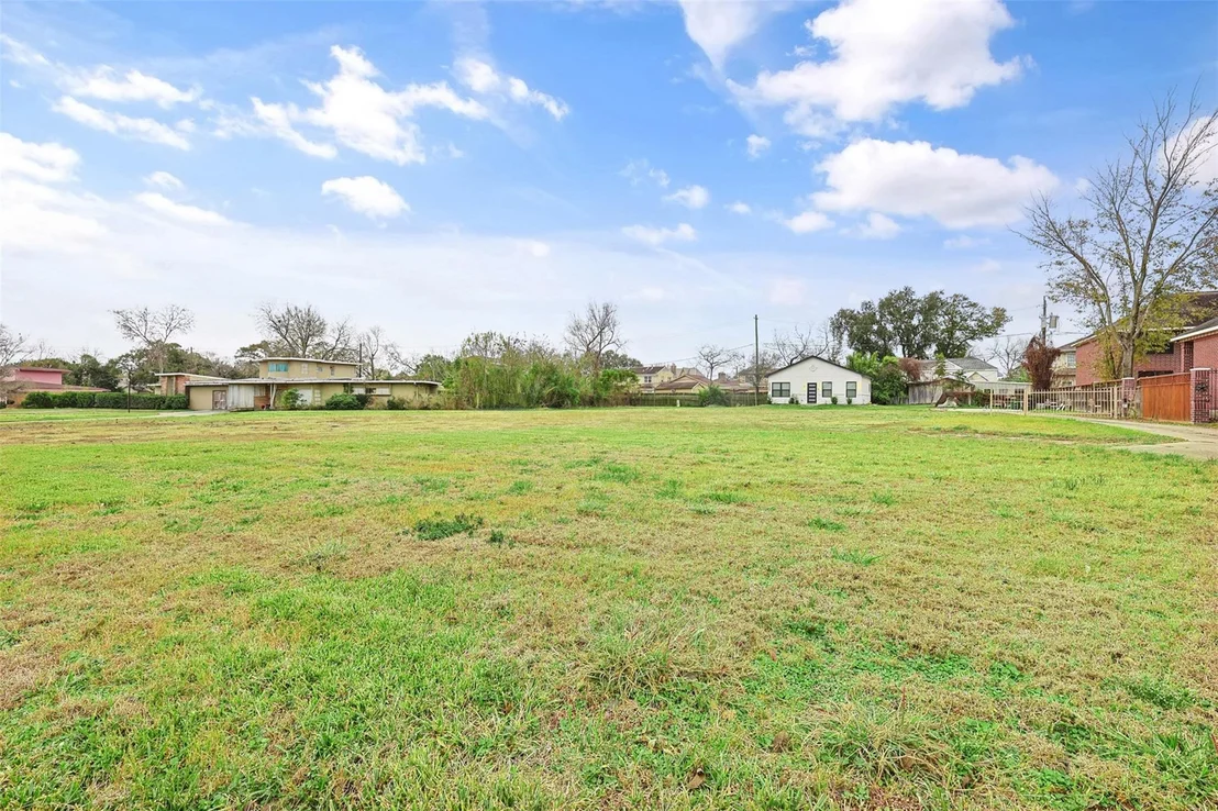 Photo of 3922 Roseneath Drive