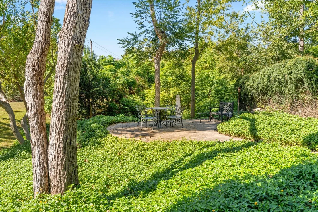 Photo of 6024 Memorial Drive