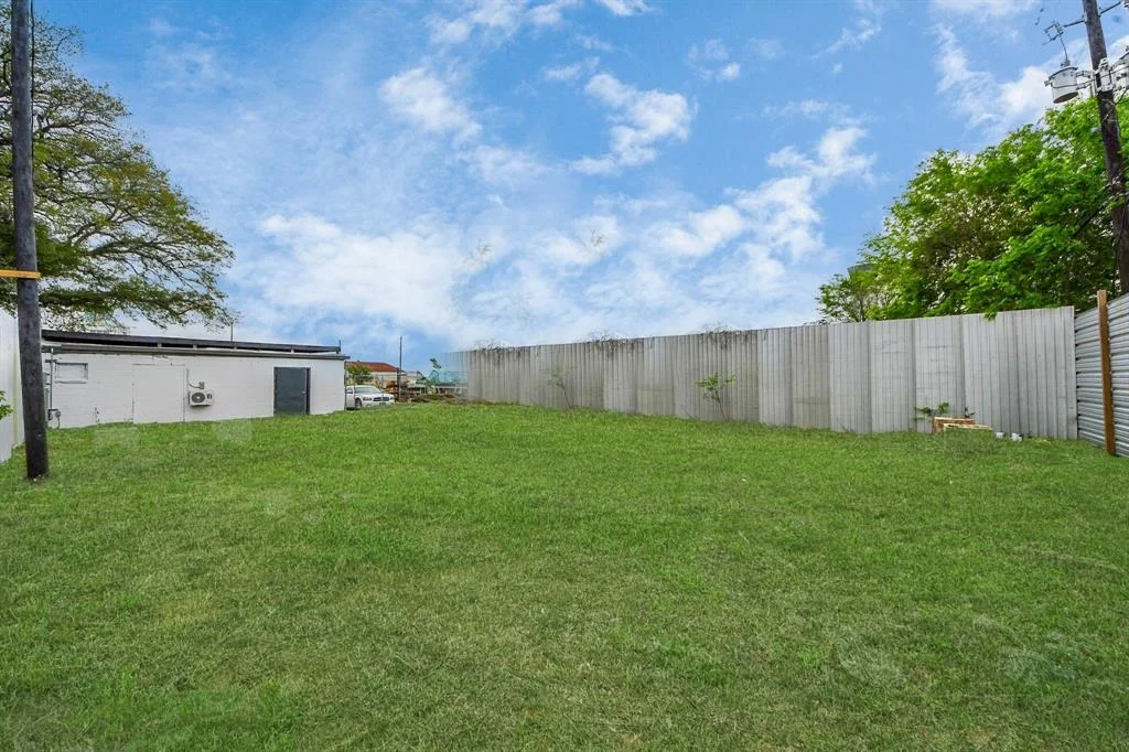 Photo of 8330 Lockheed Avenue