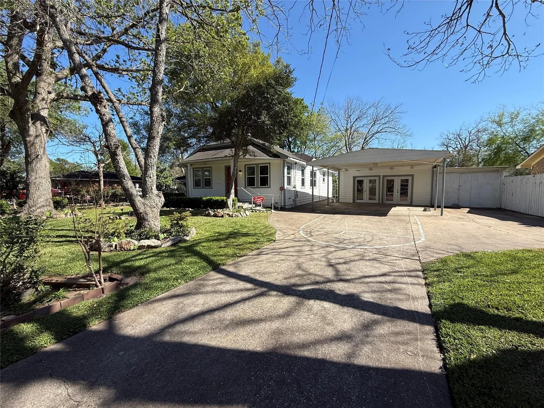 Photo of 1415 Edgewood Drive